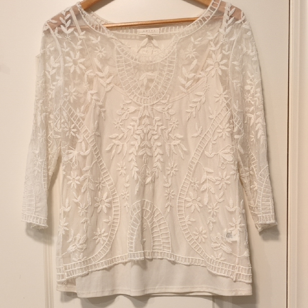 Adiva Floral Embroidered Cream Blouse